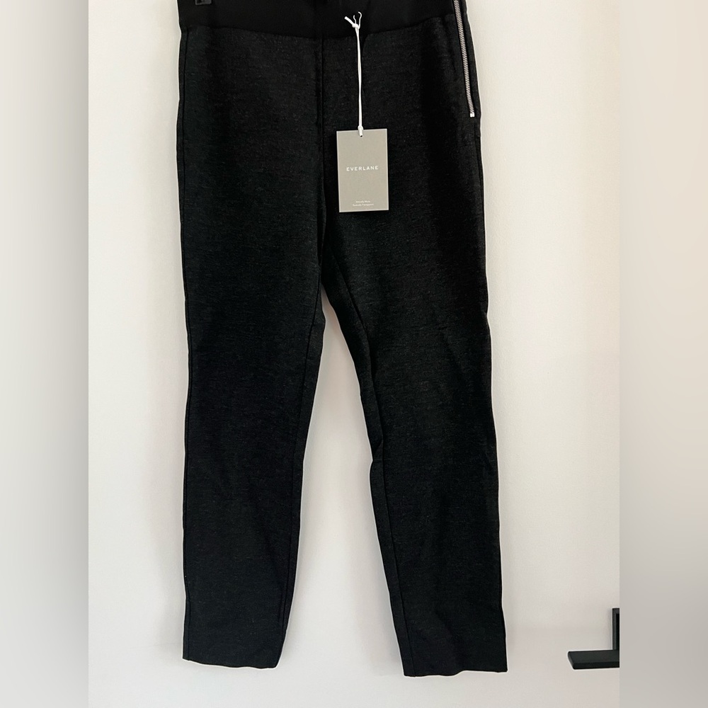 Everlane The Stretch Ponte Crop Pant in Dark Grey